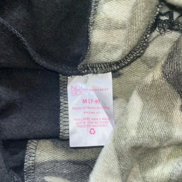 No Boundaries Black and Gray Sweatshirt - Picture 7 of 7